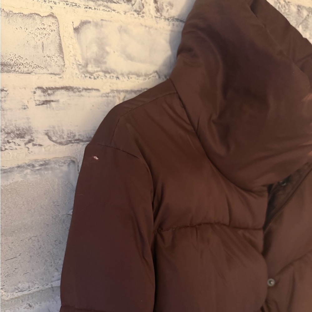 Alo Burgundy Gold Rush Cropped Puffer Jacket - Picture 7 of 8